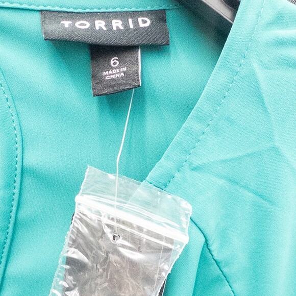 Torrid Tea Length Studio Crepe de Chine Surplice Dress Women's 6X Teal Green - Picture 5 of 6